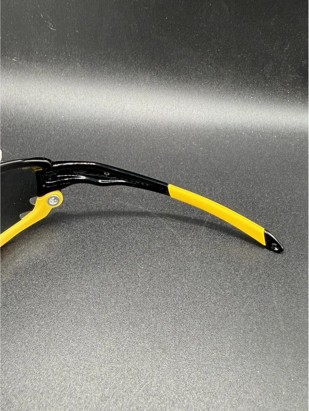Oakley New Racing Jacket Livestrong Polished Black/Black Iridium OO9171-12